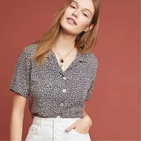 BEACHGOLD Anthropologie Medium Button Down Rayon Animal Print Abstract - Picture 1 of 8